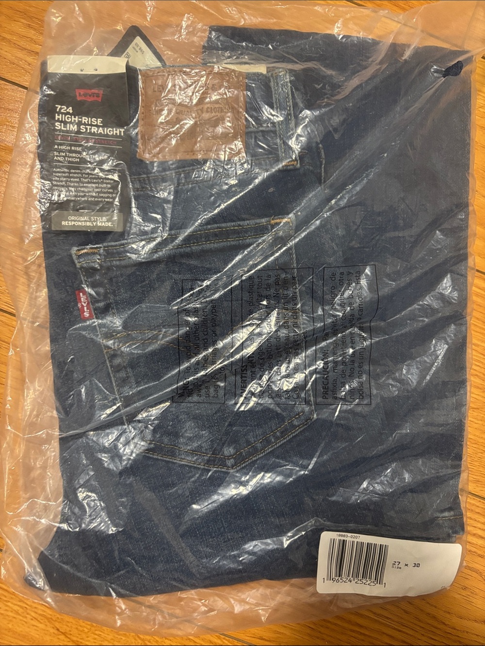Levi's 724 High-Rise Slim Straight Jean